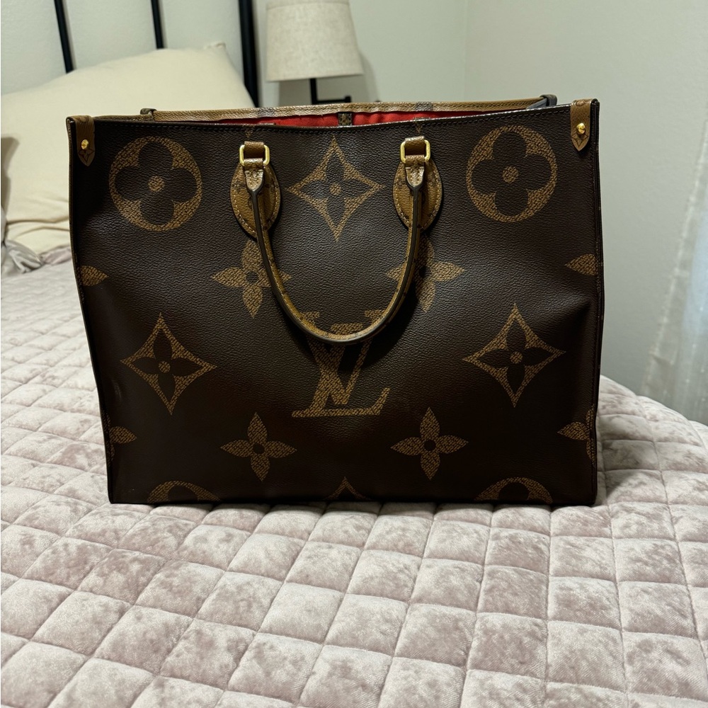 Authentic Louis Vuitton On the Go gm